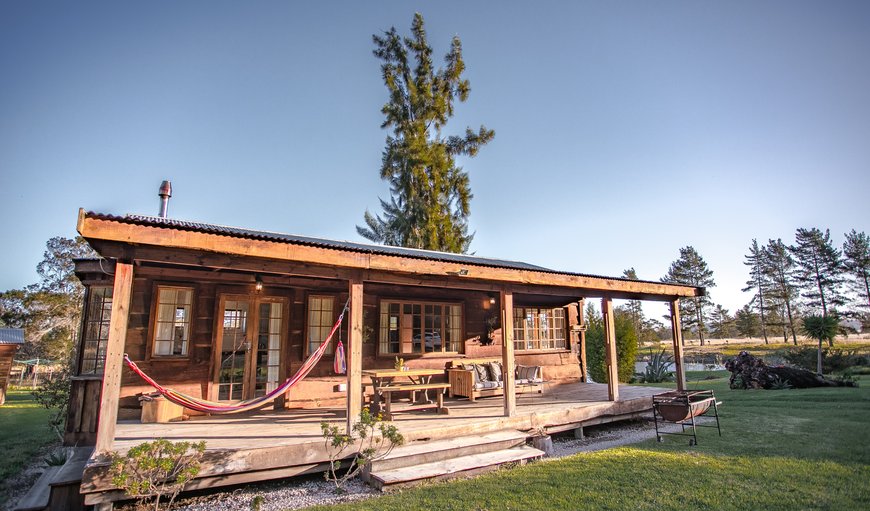 Porcupine 2 bedroom Lodge with lounge, kitchen, indoor fireplace, large veranda and own barbeque facilities. Bedroom are 1 Queen and 2 x Single beds. Sleeps 4 people. Porcupine 2 bedroom Lodge with lounge, kitchen, indoor fireplace, large veranda and own barbeque facilities. Bedroom are 1 Queen and 2 x Single beds. Sleeps 4 people.