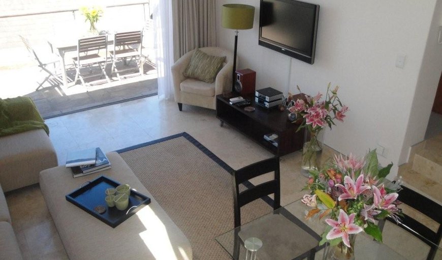 Hill House (2 bedroom): Tv available