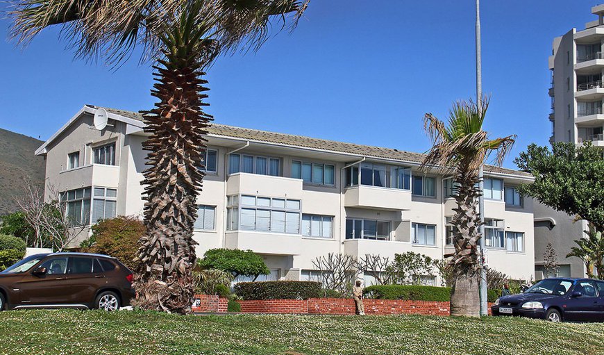 Welcome to Edward Court in Mouille Point, Cape Town, Western Cape, South Africa