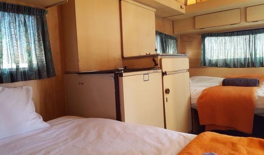 Caravan Spykertjie: Comfortable sleeping arrangement in the caravan.