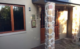 Treelands Estate - Bachelor with lounge image