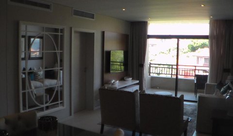 Zimbali Suite 414 Seaview: Living area