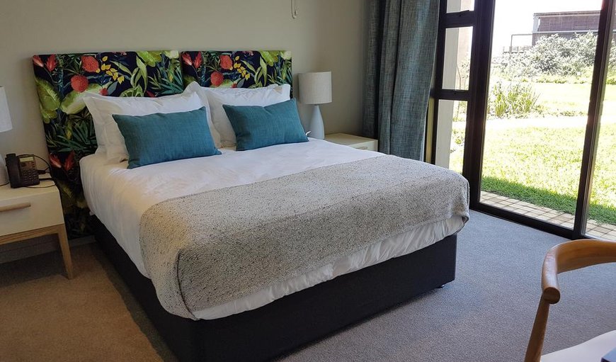 110 Zimbali Suites Sea Views 4 Sleeper: Main Bedroom with Queen Size Bed