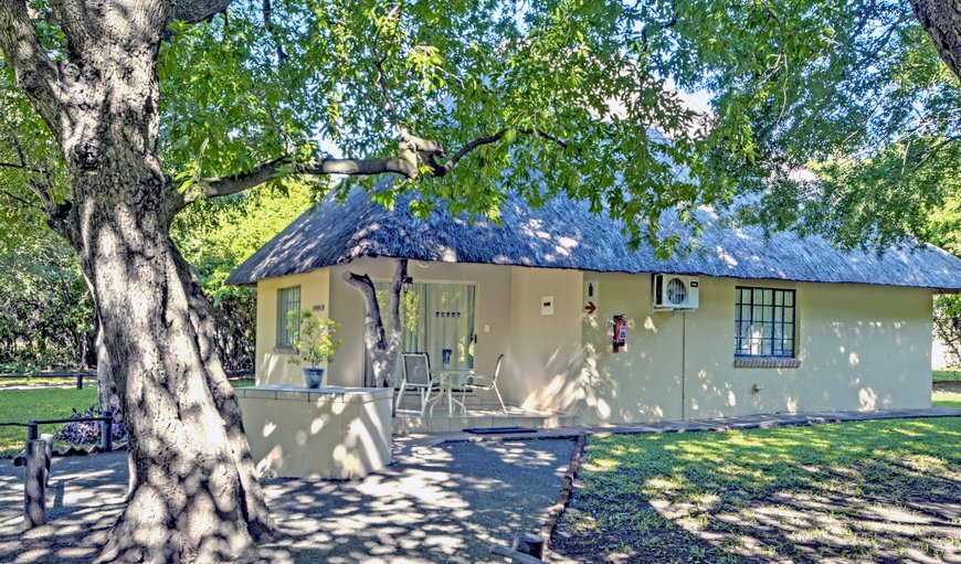 Jackalberry Cottage: Outside View