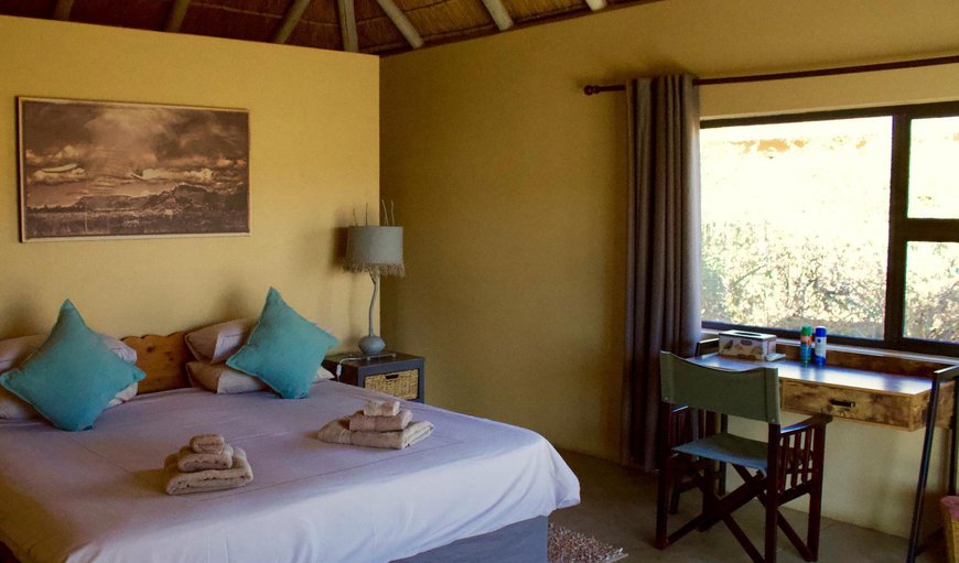 Maroela Chalet: Bush Chalets 2 and 3 - Bedroom