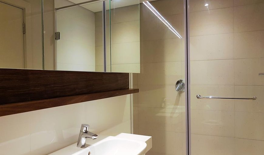 114 Zimbali Suites Sea Views 4 Sleeper: En-Suite Bathroom