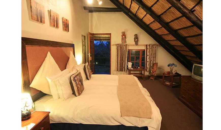 Comfort Twin Room: Twin Room - Bedroom with 2 single beds pushed together