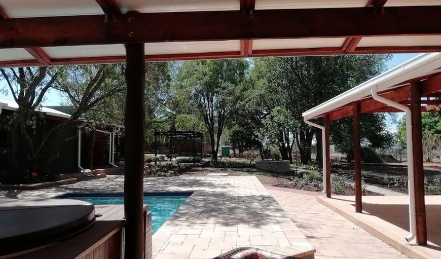 At the Crafters Lodge there is a communal covered patio with built-in braai and a separate fire pit as well as a swimming pool and Jacuzzi. At the Crafters Lodge there is a communal covered patio with built-in braai and a separate fire pit as well as a swimming pool and Jacuzzi.