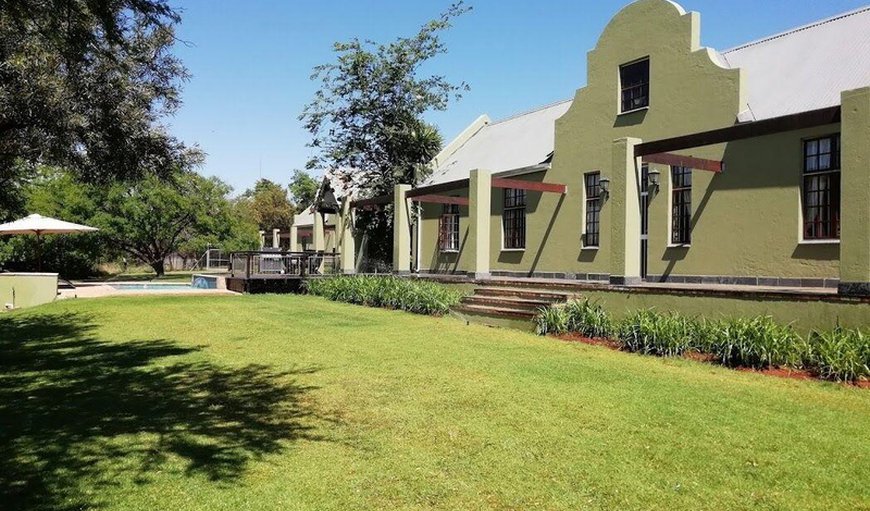 Remhoogte Mountain Lodge is situated on the Magalies Mountain and comprises 2 separate lodges.