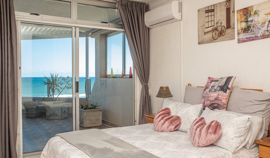 La Crete Sands 11 - Uvongo: Bedroom