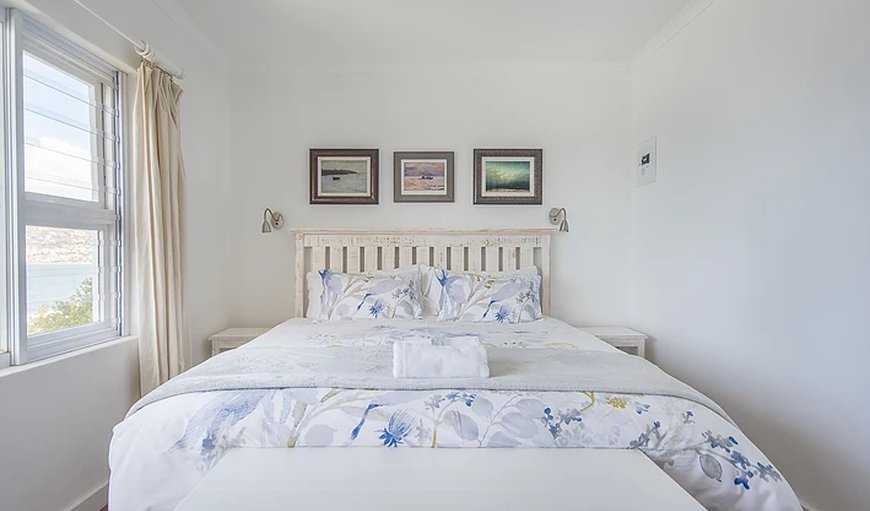 Modern Beach Apartment in Kalk Bay: Bedroom
