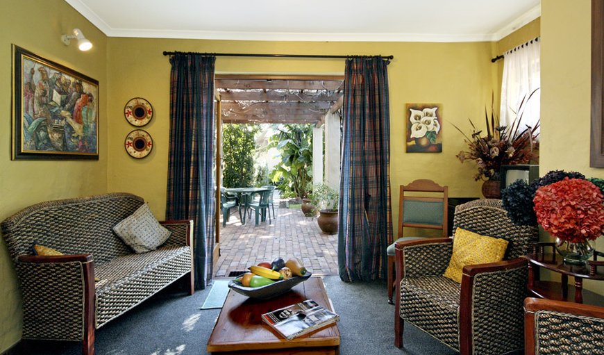 Guest lounge in Bloubergrant, Cape Town, Western Cape, South Africa