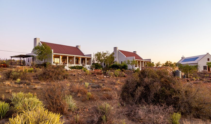 Cottage 2 Ferox: Karoo View Cottages offer luxurious self-catering accommodation with wide open vistas and spectacular views.