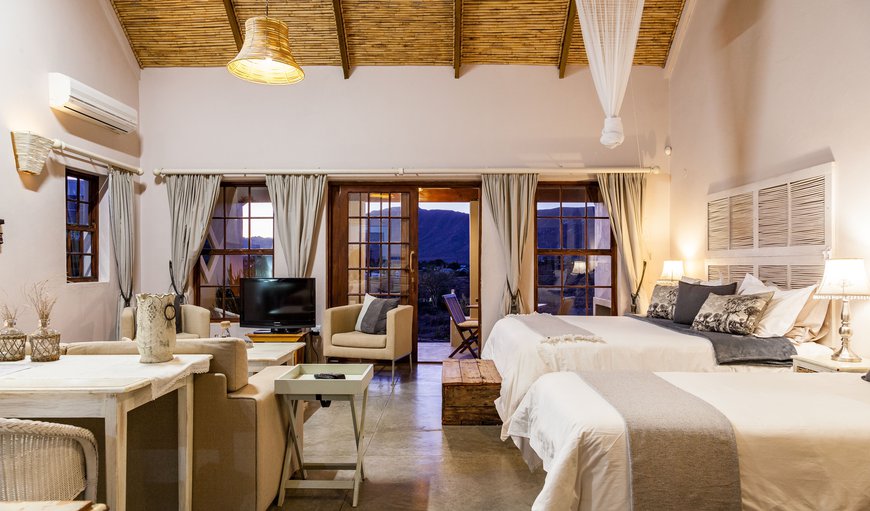 The cottage offers a luxurious super king size bed or twin beds, with a full size extra length single bed. The cottage offers a luxurious super king size bed or twin beds, with a full size extra length single bed.