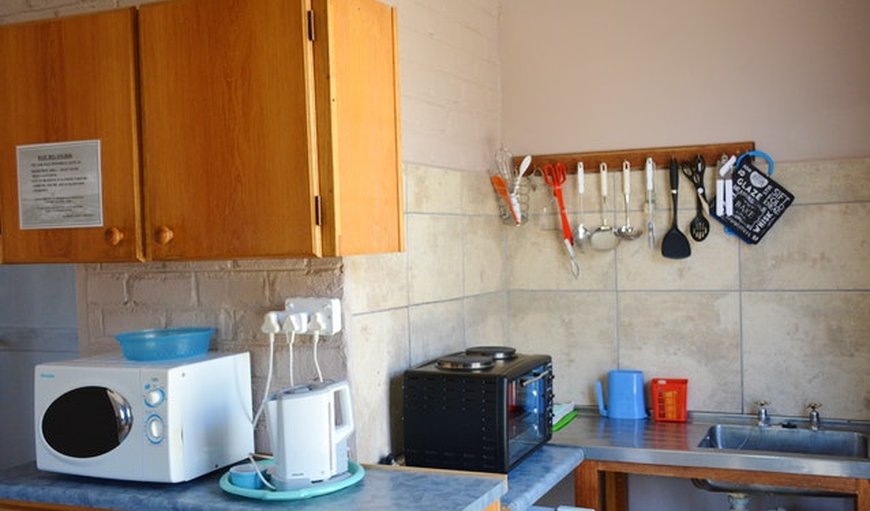 Unit 2 (Budget Unit): Karoohuis Guest House kitchen.