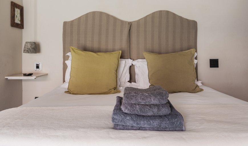 Chives luxury self catering suite: Bedroom