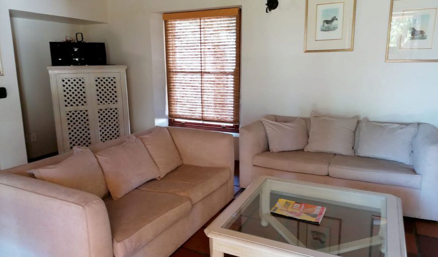 Pine Cottage: Pine Cottage - Lounge