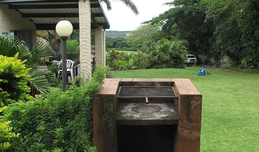 The Cottage has a outside braai in the beautiful garden