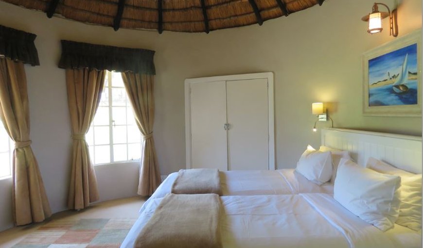  Manor Lodge ( R500 pp /minimum R2000): Bedroom with twin single beds