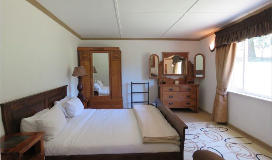  Manor Lodge ( R500 pp /minimum R2000): Bedroom with a double bed