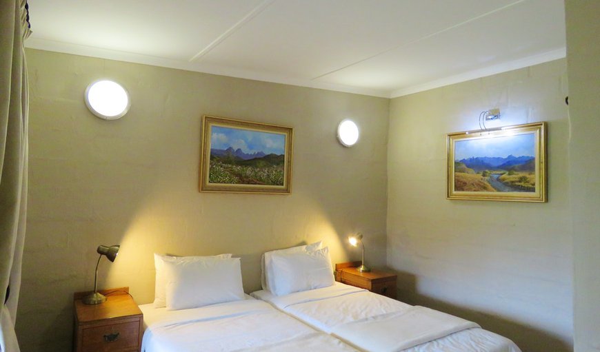Savoy Suite (R350 pppn): Main Bedroom with Twin Beds