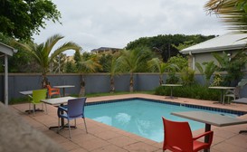 Bentley Lodge & Lifestyle image