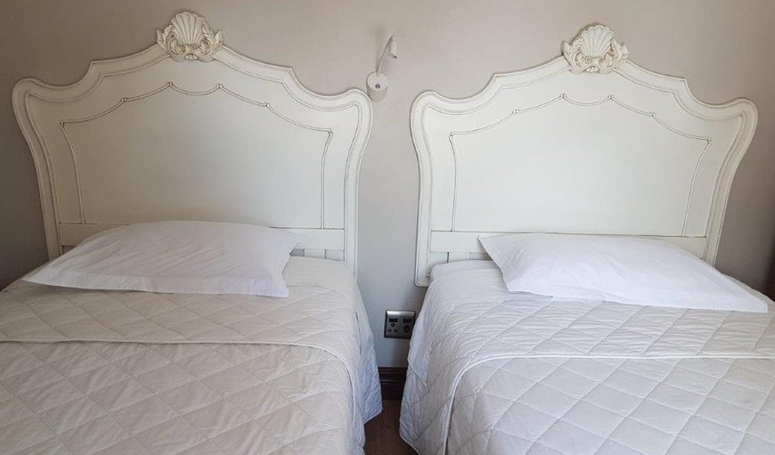 Room 4: Room 4