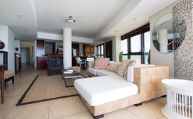 Loddeys Self-Catering - Apartment 5 image