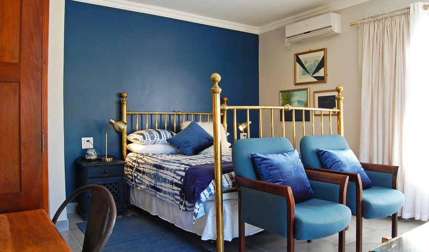 Blue Room: Blue Room Bed