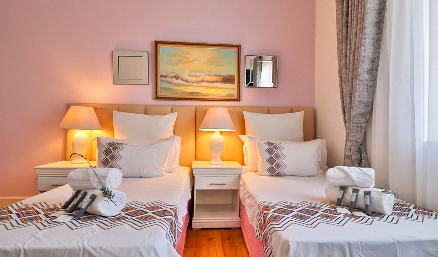 Pink Room photo 62