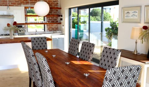 Cliff Lodge Cottage: Dining table