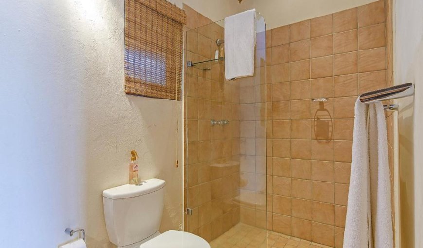 Cottage: Cottage - Bathroom