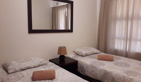Double/Twin Room with Pool Access: Twin Bed Configuration