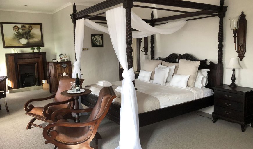 Honeymoon Suite: HONEYMOON SUITE       
Beautifully decorated room with king size bed, open bath and  separate shower.  Very romantic room.  Spacious with big balcony with beautiful breaker views, the lagoon with all the water sport and the mountains.