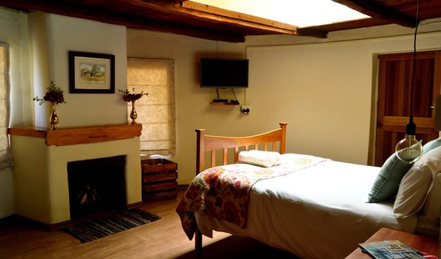 Rondavel: Tortoni Guest Farm bedroom.