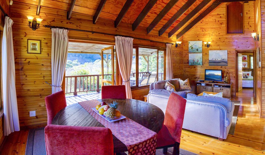 Hornbill 2 Bedroom Chalet: Hornbill 2 Bedroom Chalet - Lounge and dining area