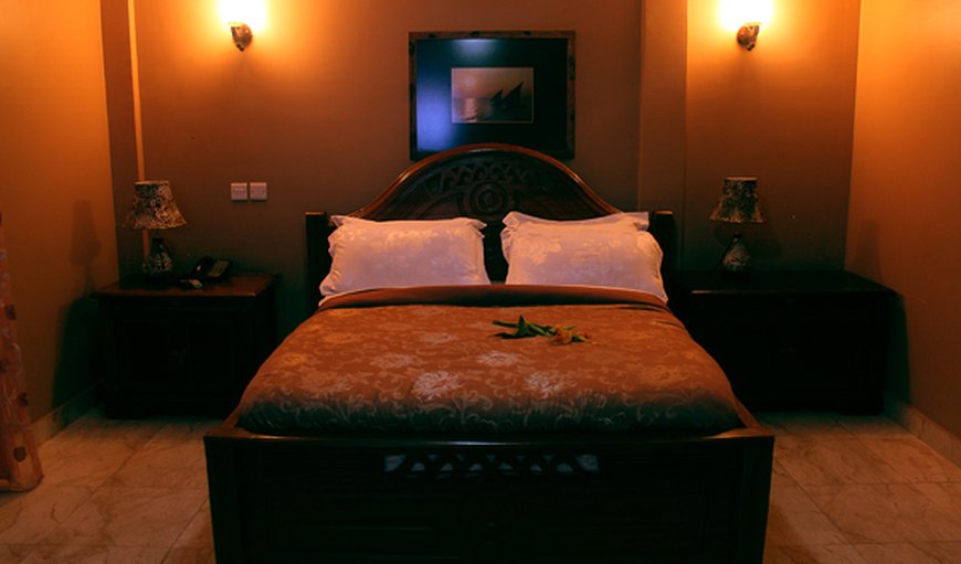 Deluxe Room: Bedroom