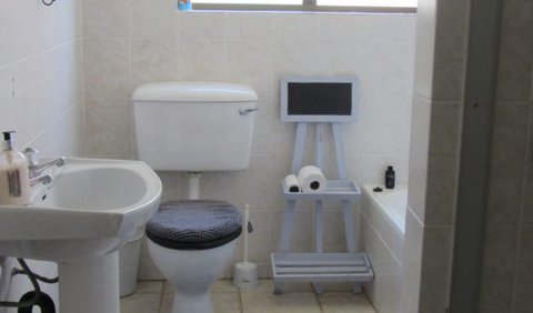 The Windmill: Bathrooms
