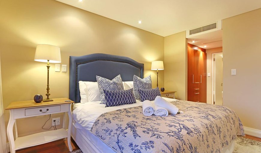 Premium Self-catering Apartment: The main bedroom is furnished with a king size bed.