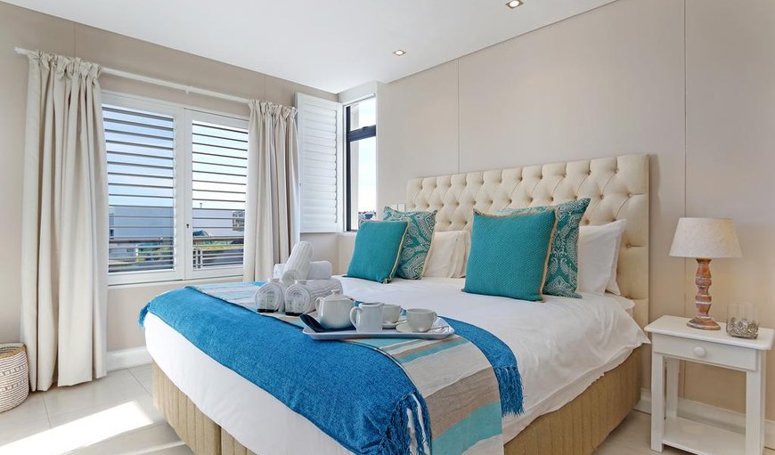 Eden on the Bay 172: The main bedroom is furnished with a king size bed.