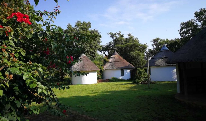 Rondawels 1&2: Stone Hounds Lodge Units 1 & 2