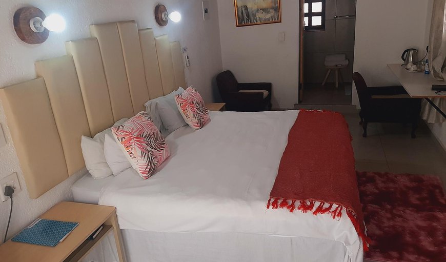 Suite Room: Bed
