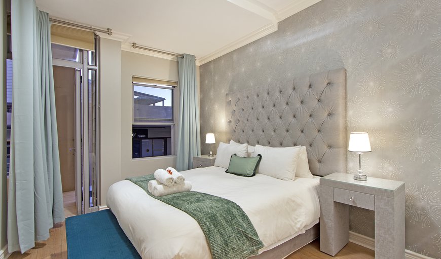 Luxury Self-catering Apartment: The main bedroom has a queen size bed and en suite