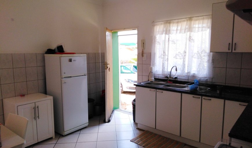 Self-catering apartment: Kitchen