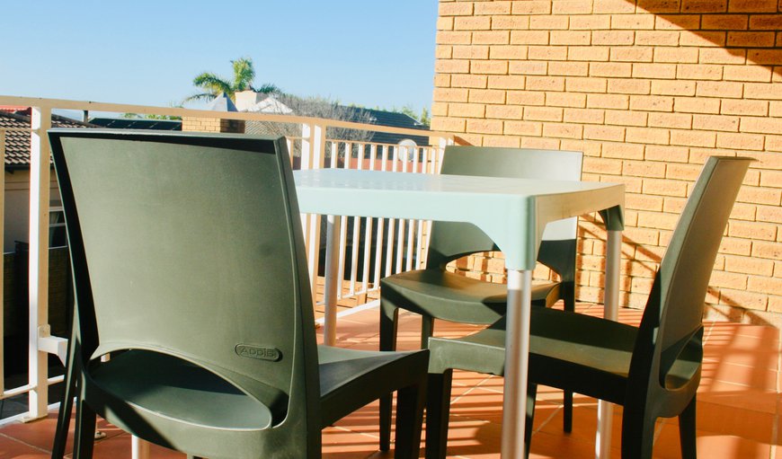 Flatlet: Flatlet - Outside seating