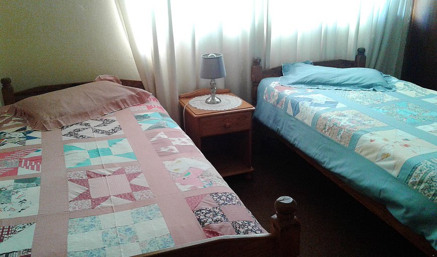 Shabay 12: Bedroom with twin singles