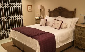 Stunning Luxurious Modern 4 Bedroom Townhouse image