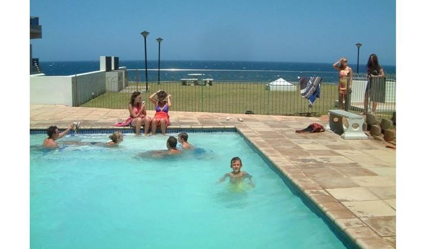 Bermuda 405 Apartment: Swimming Pool