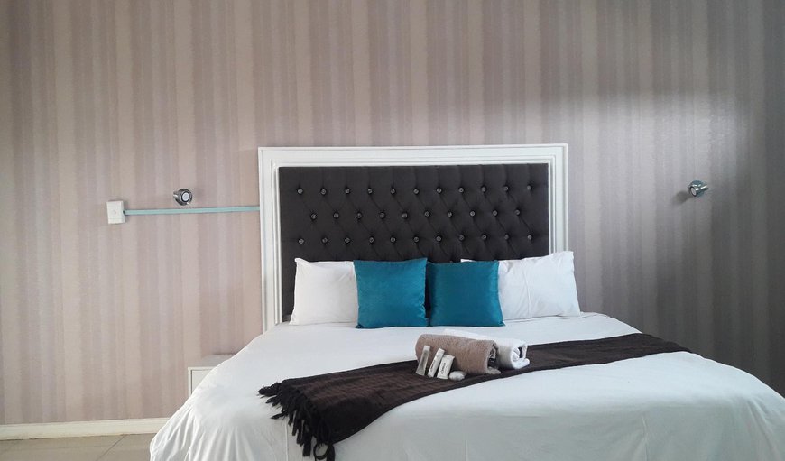 Executive Room: Executive Room - Bedroom with a king size bed