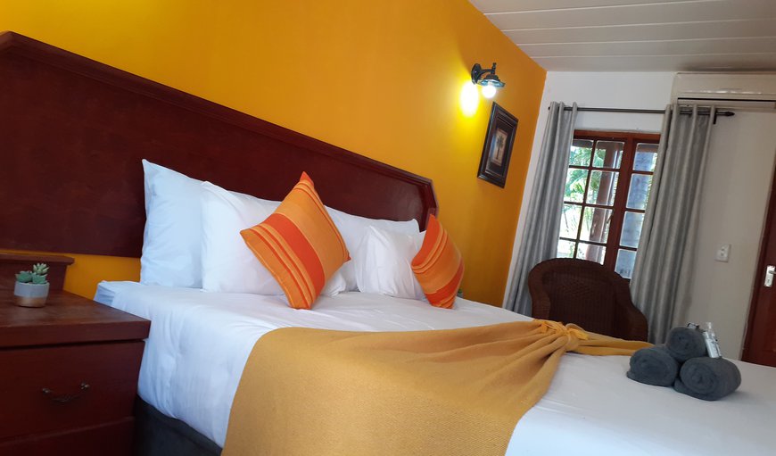 Standard Double Room: Standard double room with king bed